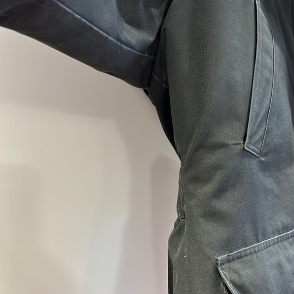 Canada Goose Women’s Jacket - Picture 10 of 10